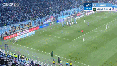 大连英博关键进球被吹 廖锦涛破门助球队暂领积