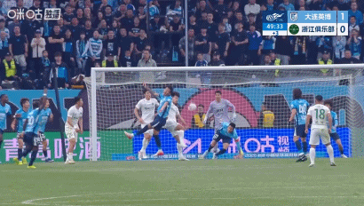 大连英博关键进球被吹 廖锦涛破门助球队暂领积